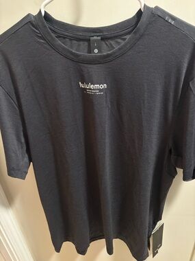 Lightweight Knit Workout Short Sleeve Shirt